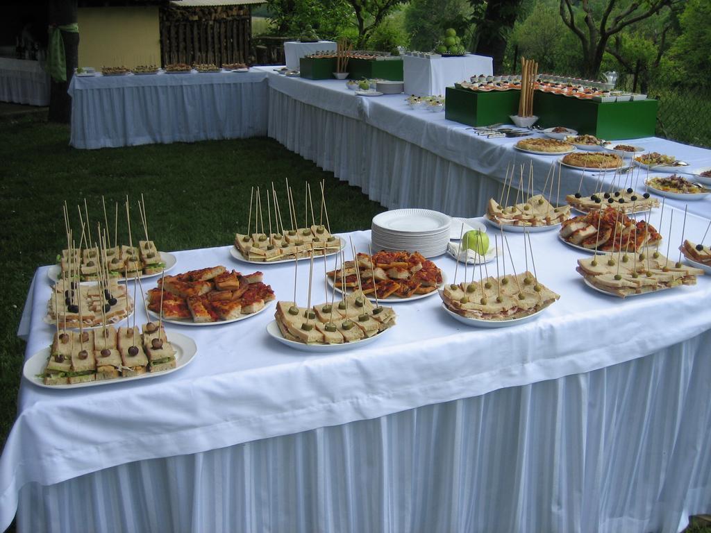 Agriturismo Ristorante Albachiara Villa Carpeneto Buitenkant foto