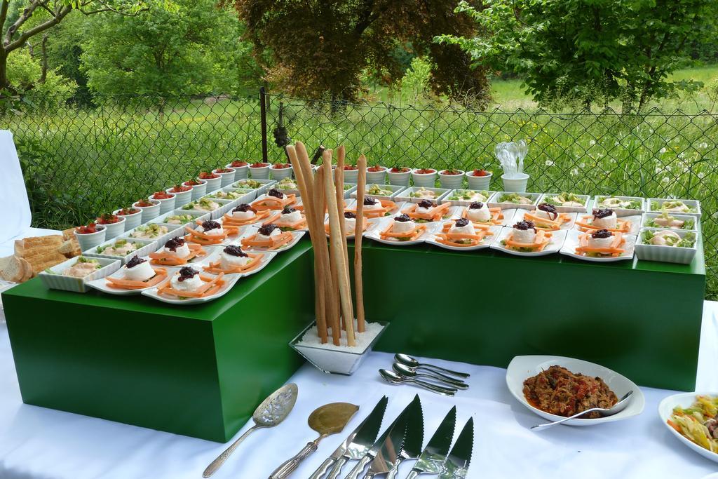 Agriturismo Ristorante Albachiara Villa Carpeneto Buitenkant foto