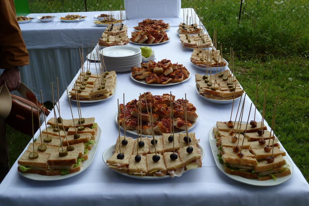 Agriturismo Ristorante Albachiara Villa Carpeneto Buitenkant foto